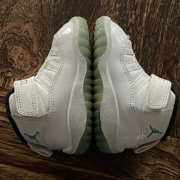 Jordan 11 Retro BT Toddler size 4c - Picture 7 of 7